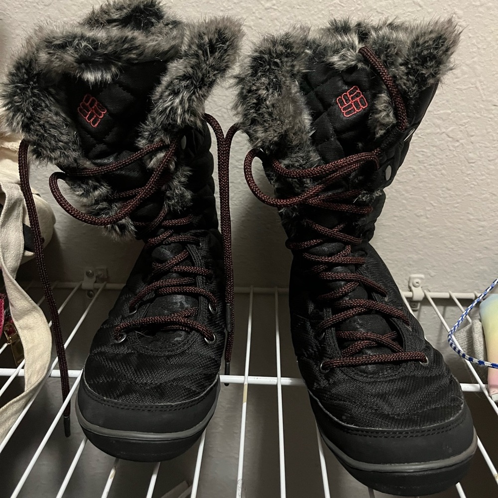 Women’s snow boots